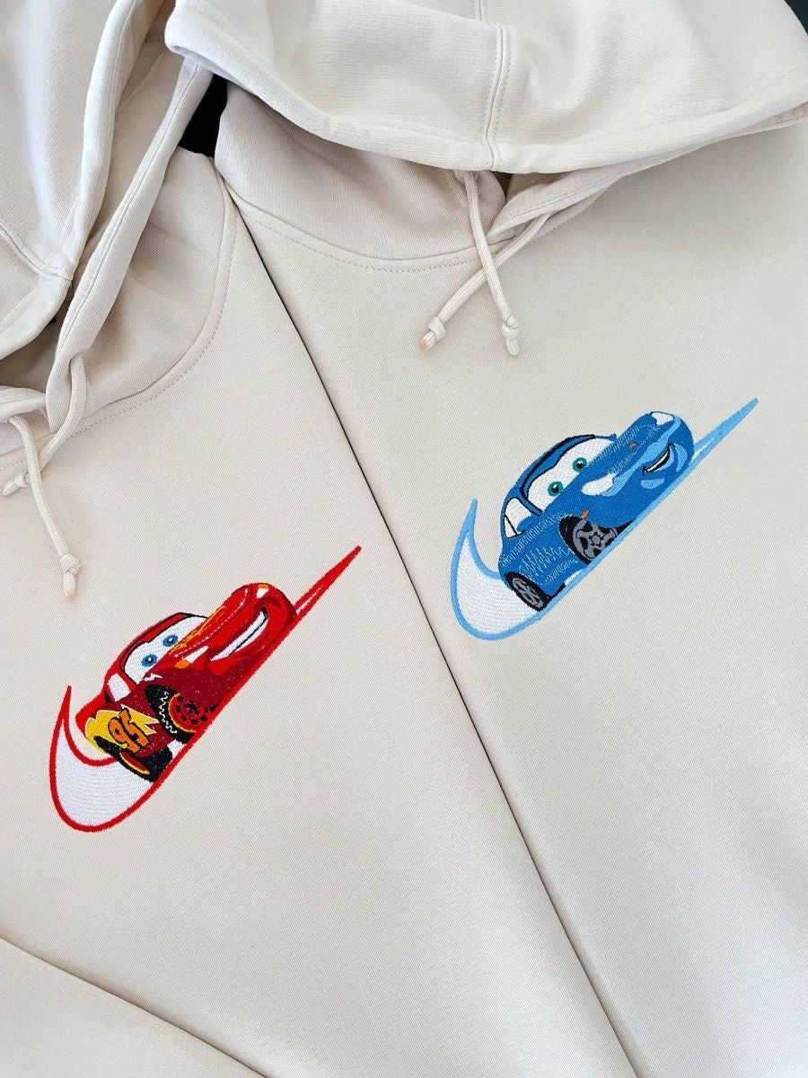 Cars Sally McQueen Swoosh Bestickt