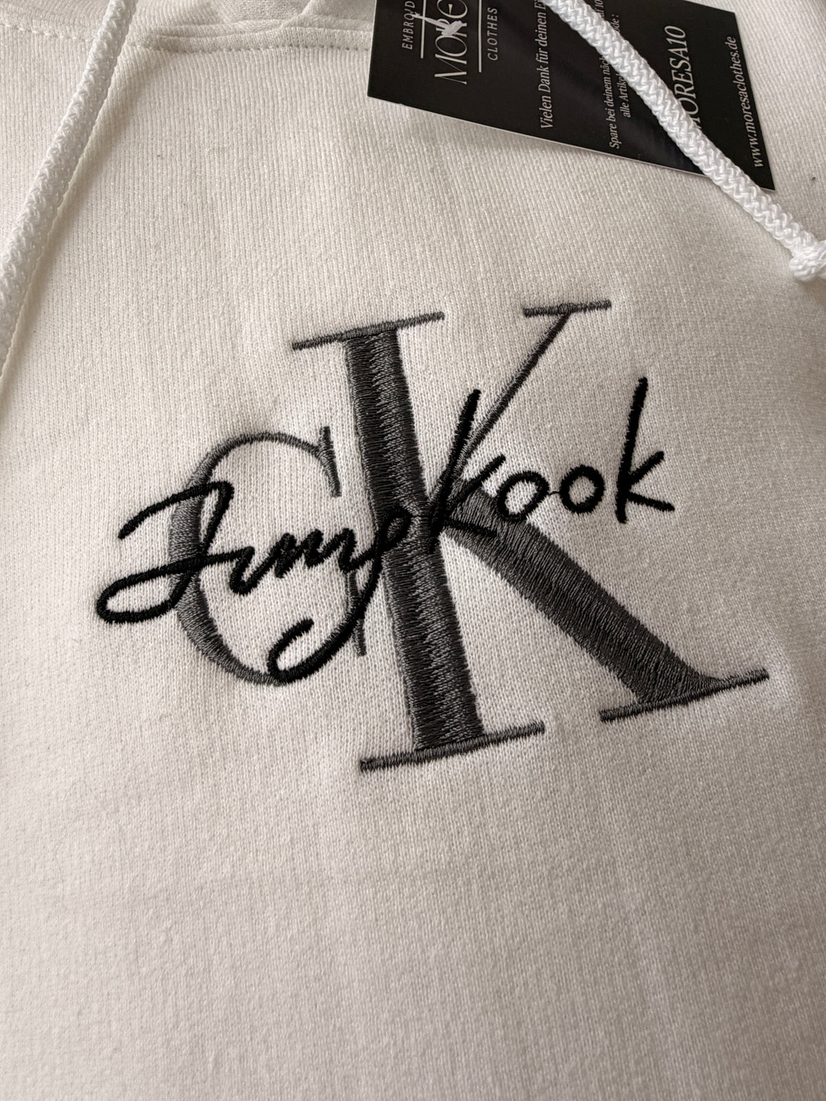 BTS CK x Jung Kook Bestickter Pullover