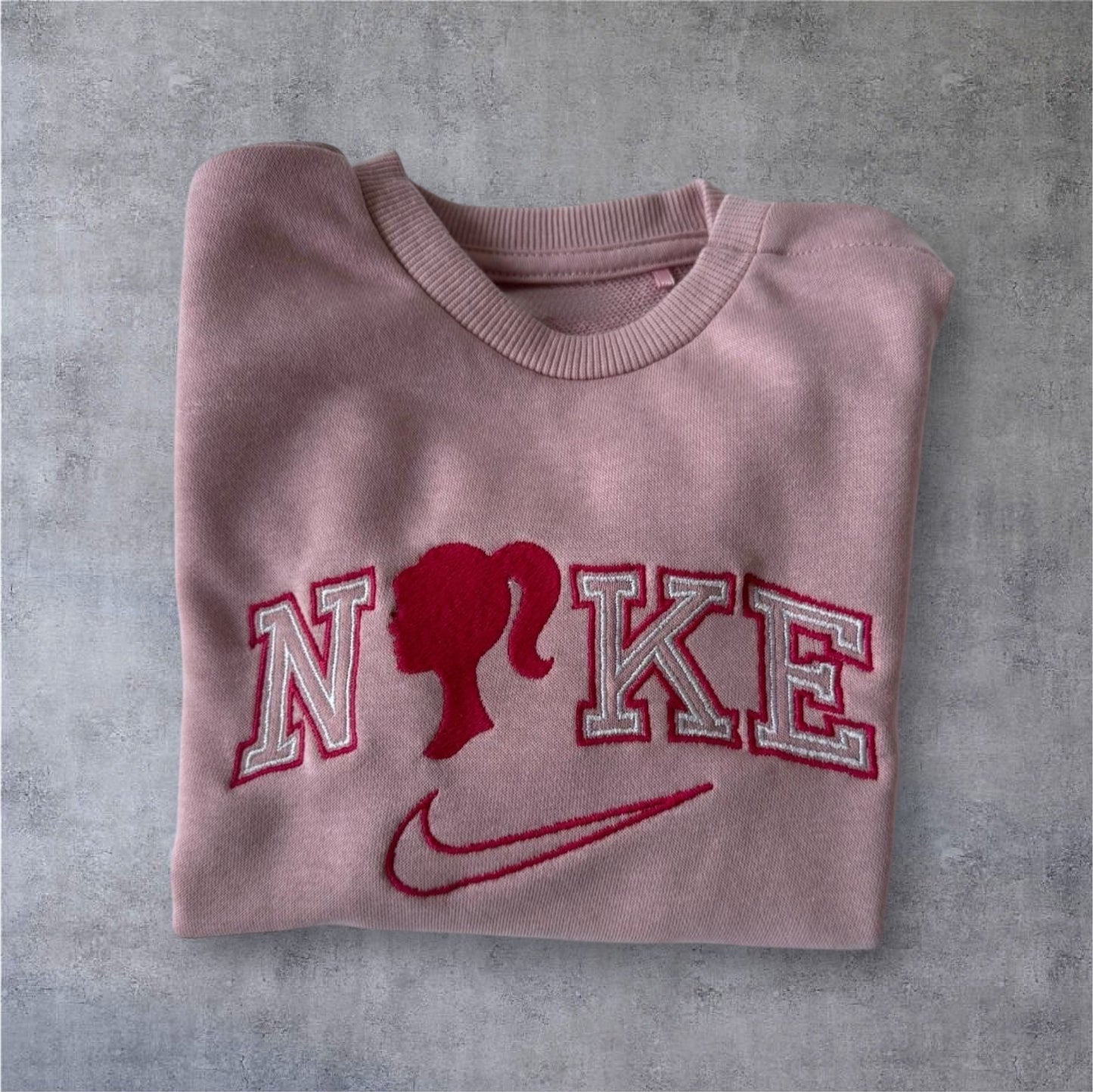 Barbie Stickdesign Sweatshirt Embroidered