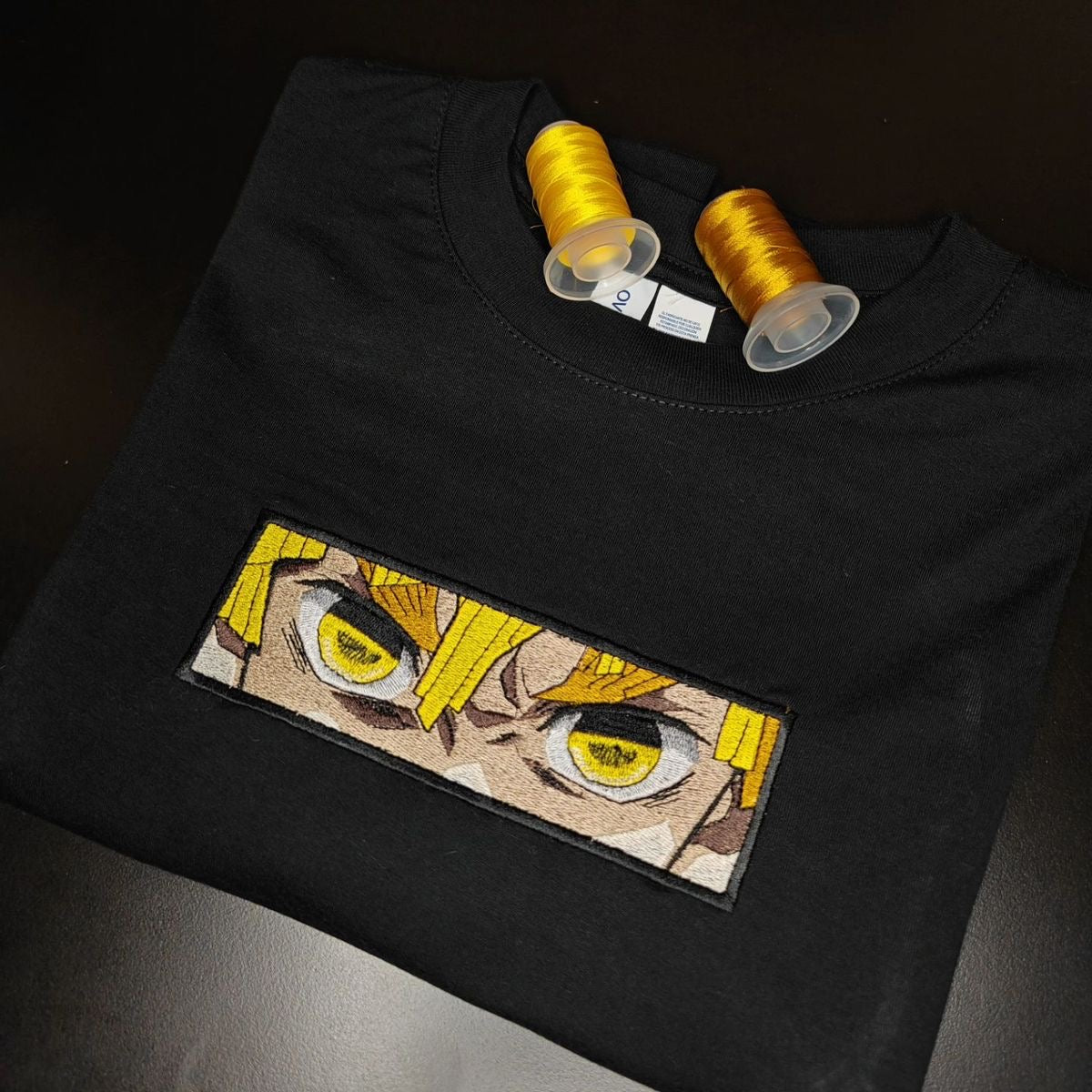 Demon Slayer Zenitsu Bestickter Pullover Eyes