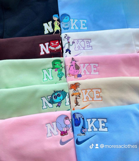 Alles steht Kopf 2 Bestickter Pullover Freunde Partner